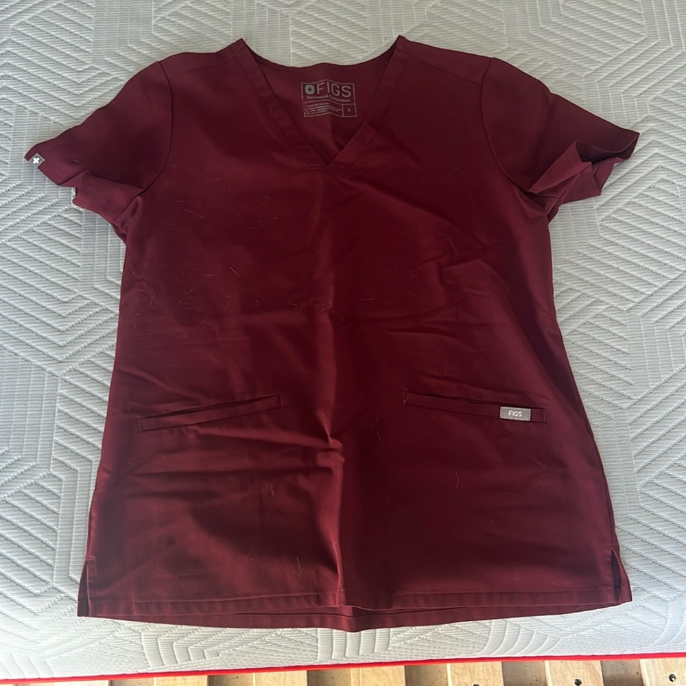 FIGS Casma Three Pocket Scrub Top Burgundy Maroon Tech Collection Small